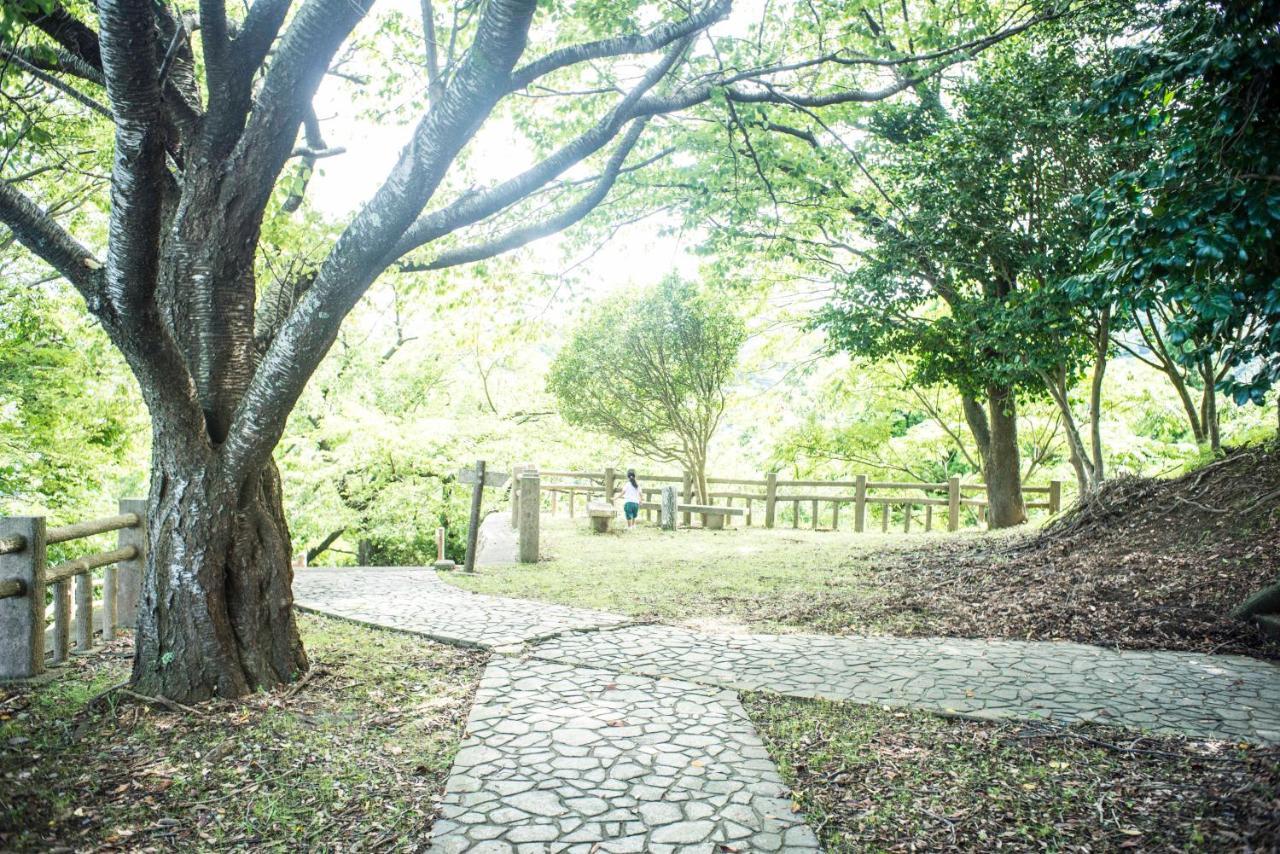 Book & Guesthouse Hitotomaru Toyooka  Buitenkant foto